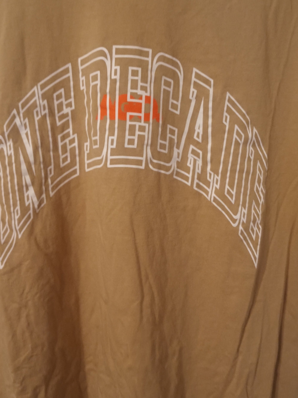 H&M Tan Short Sleeve Tee with White and Orange Print